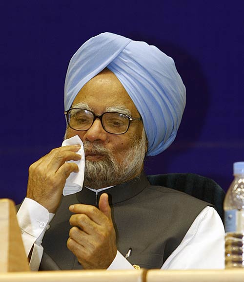 02 अगस्त 2011: तस्वीरों में देखें दिनभर की बड़ी खबरें । पढ़ें