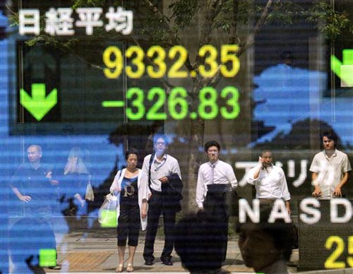 05 अगस्त 2011: तस्वीरों में देखें दिनभर की बड़ी खबरें । पढ़ें