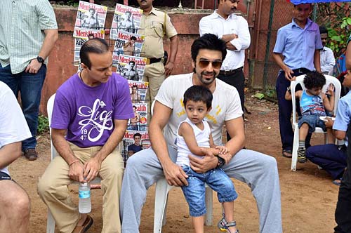 सलमान संग बॉलीवुड सितारों का 'गोल'  | सलमान के मूड