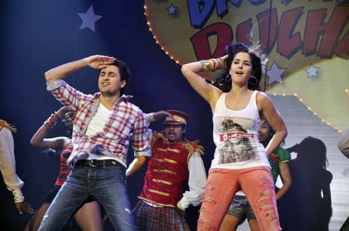 'मेरे ब्रदर की दुल्‍हन' का म्‍यूजिक लॉन्‍च । बॉलीवुड की जान