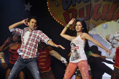 'मेरे ब्रदर की दुल्‍हन' का म्‍यूजिक लॉन्‍च । बॉलीवुड की जान