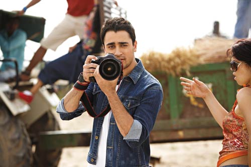 'मेरे ब्रदर की दुल्‍हन' की पहली झलक | कैटरीना कैफ के ठुमके... 