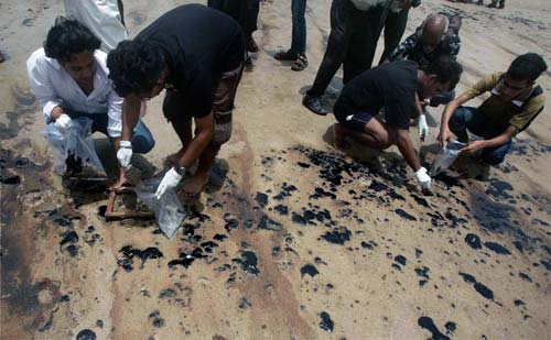 08 अगस्त 2011: तस्वीरों में देखें दिनभर की बड़ी खबरें | पढ़ें