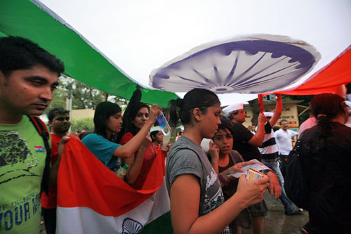 दिल में अन्ना, हर हाथ में तिरंगा | उमड़ा जनसैलाब