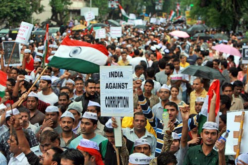 गांधी टोपी बनी अन्‍ना आंदोलन की मशाल...| अलबेले समर्थक...