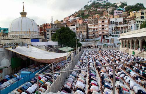 देश भर में हर्षोल्लास से मनाई गई ईद  | ईद की रौनक