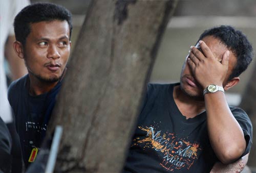 इस तरह डूबते जहाज से बचाए गए लोग...