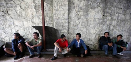 इस तरह डूबते जहाज से बचाए गए लोग...