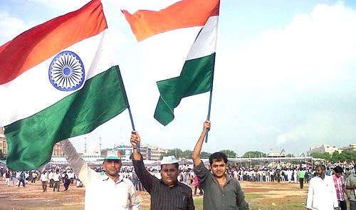 22 अगस्‍त 2011: लोगों ने भेजी तस्‍वीरें । मैं भी अन्‍ना, तू भी अन्‍ना