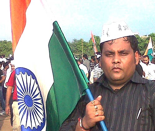 22 अगस्‍त 2011: लोगों ने भेजी तस्‍वीरें । मैं भी अन्‍ना, तू भी अन्‍ना