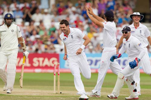 01 अगस्त 2011: तस्वीरों में देखें दिनभर की बड़ी खबरें । पढ़ें