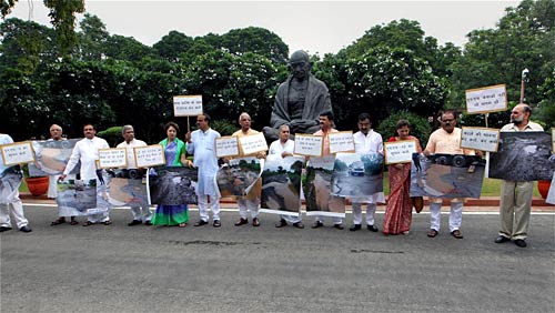 आंदोलनकारियों के तेवर में आई और तल्‍खी...| हिल गई सरकार