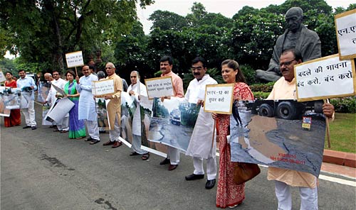 आंदोलनकारियों के तेवर में आई और तल्‍खी...| हिल गई सरकार