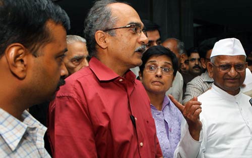 स्थायी समिति करे लोकपाल विधेयक वापस लेने की सिफारिशः हज़ारे