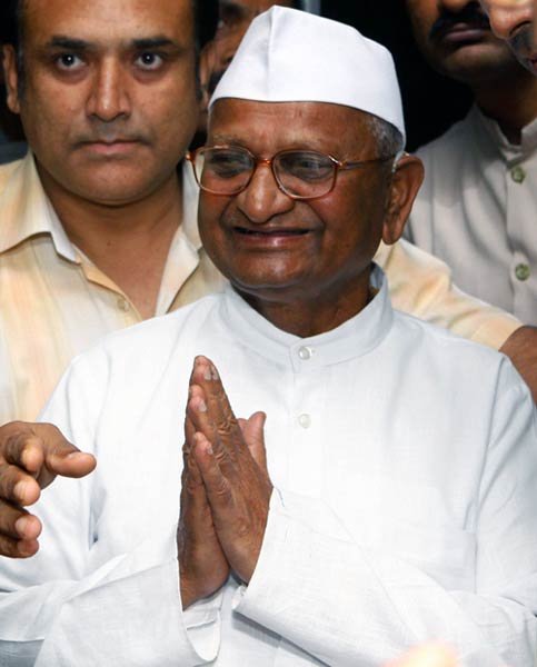 स्थायी समिति करे लोकपाल विधेयक वापस लेने की सिफारिशः हज़ारे