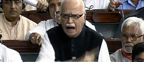 अन्‍ना पर लोकसभा में पीएम का बयान, विपक्ष ने किया विरोध