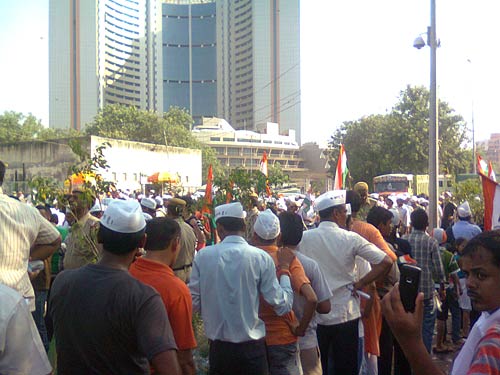 23 अगस्‍त 2011: लोगों ने भेजी तस्‍वीरें | फोटो: अलबेले समर्थक