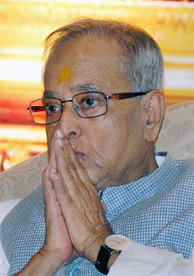 नेताओं के घरों पर अन्‍ना समर्थकों का प्रदर्शन | हर ओर अन्‍ना...