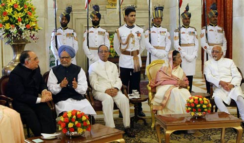 15 अगस्‍त 2011: तस्‍वीरों में देखें दिनभर की खबरें । पढ़ें 