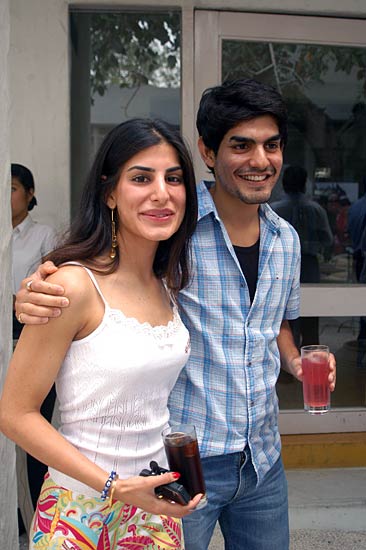 आया 'प्‍यार के दो तार से संसार बांधने' का त्‍योहार