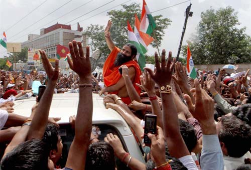 भारत में हर ओर अन्‍ना ही अन्‍ना | सड़कों पर समर्थक