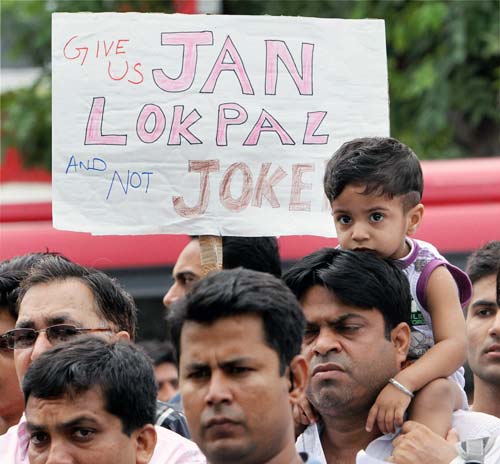 भारत में हर ओर अन्‍ना ही अन्‍ना | सड़कों पर समर्थक