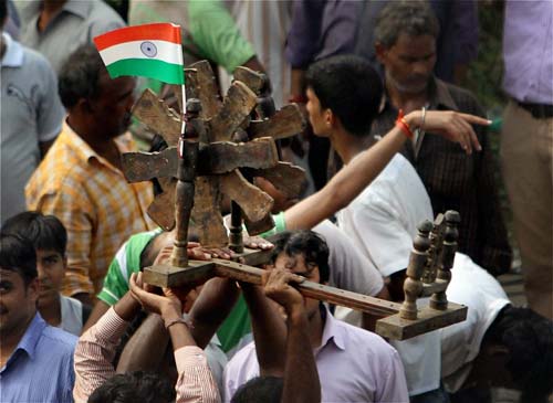 भारत में हर ओर अन्‍ना ही अन्‍ना | सड़कों पर समर्थक