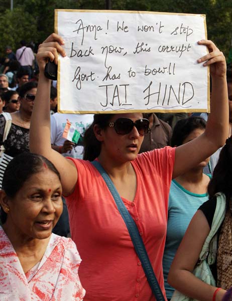 भारत में हर ओर अन्‍ना ही अन्‍ना | सड़कों पर समर्थक