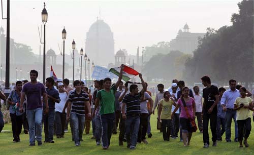 भारत में हर ओर अन्‍ना ही अन्‍ना | सड़कों पर समर्थक