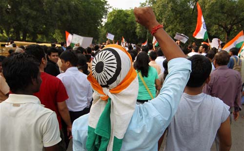 भारत में हर ओर अन्‍ना ही अन्‍ना | सड़कों पर समर्थक