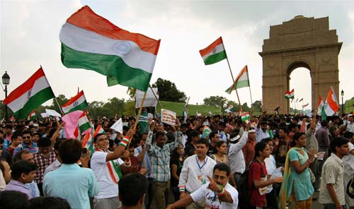 भारत में हर ओर अन्‍ना ही अन्‍ना | सड़कों पर समर्थक