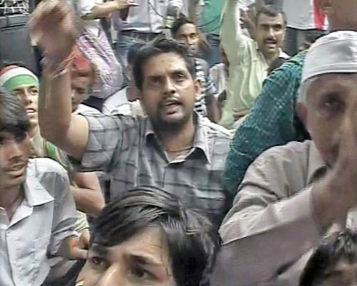 आंदोलनकारियों के तेवर में आई और तल्‍खी...| हिल गई सरकार