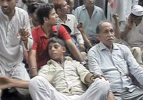 आंदोलनकारियों के तेवर में आई और तल्‍खी...| हिल गई सरकार