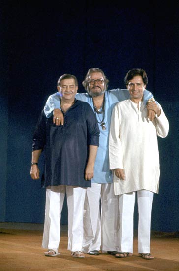 आया 'प्‍यार के दो तार से संसार बांधने' का त्‍योहार