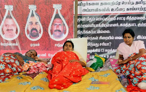 29 अगस्‍त 2011: तस्‍वीरों में देखें दिनभर की बड़ी खबरें  | पढ़ें