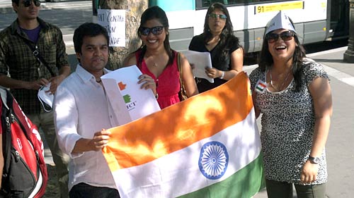 22 अगस्‍त 2011: लोगों ने भेजी तस्‍वीरें । मैं भी अन्‍ना, तू भी अन्‍ना