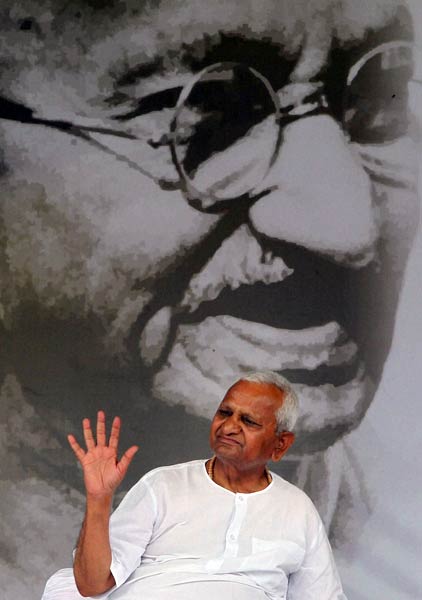 अन्‍ना के अनशन को युवा समर्थन...| अलबेले समर्थक