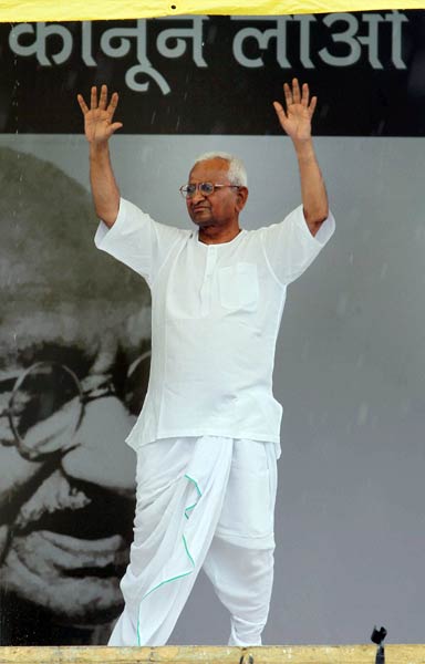 अन्‍ना के अनशन को युवा समर्थन...| अलबेले समर्थक