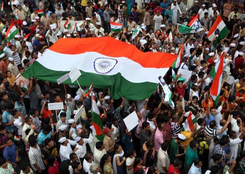 दिल में अन्ना, हर हाथ में तिरंगा | उमड़ा जनसैलाब