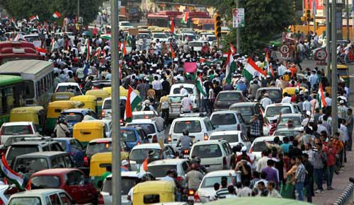 रामलीला मैदान में उमड़ा जनसैलाब... | हर ओर अन्‍ना...