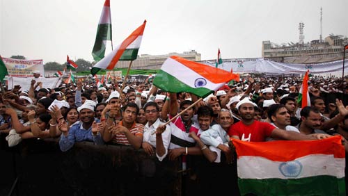 अन्‍ना के अनशन को युवा समर्थन...| अलबेले समर्थक