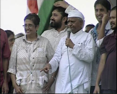 रामलीला मैदान में अन्‍ना 'लीला' । अन्ना के अलबेले समर्थक...