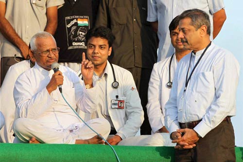 अन्‍ना: रामलीला वाया मयूर विहार टू तिहाड़...| हर ओर अन्‍ना...