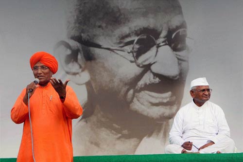 अन्‍ना: रामलीला वाया मयूर विहार टू तिहाड़...| हर ओर अन्‍ना...