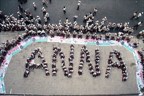 पीएम निवास पर अन्‍ना समर्थकों का प्रदर्शन...| हिल गई सरकार