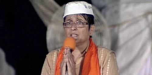 रामलीला मैदान में उमड़ा जनसैलाब... | हर ओर अन्‍ना...