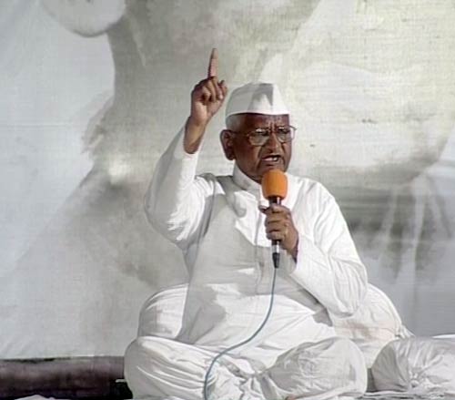 रामलीला मैदान में उमड़ा जनसैलाब... | हर ओर अन्‍ना...