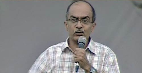 रामलीला मैदान में उमड़ा जनसैलाब... | हर ओर अन्‍ना...