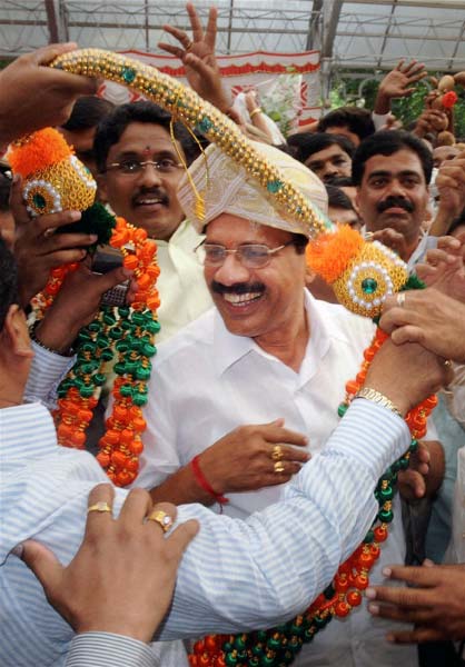 08 अगस्त 2011: तस्वीरों में देखें दिनभर की बड़ी खबरें | पढ़ें