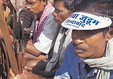 02 अगस्त 2011: तस्वीरों में देखें दिनभर की बड़ी खबरें । पढ़ें